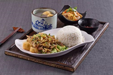 食堂的服务有效地增强企业的凝聚力